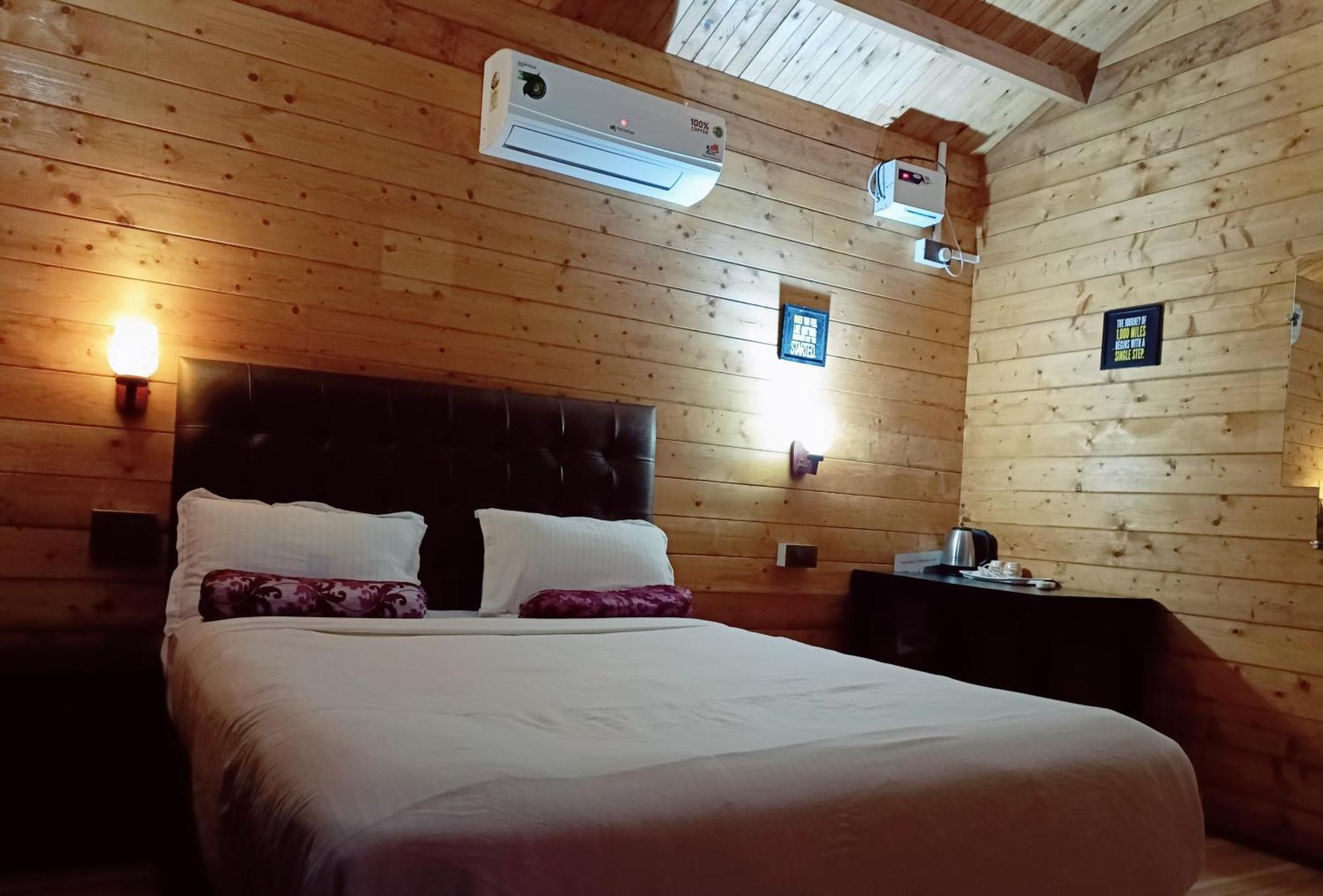 Greenland Cottage'S Arambol Room photo